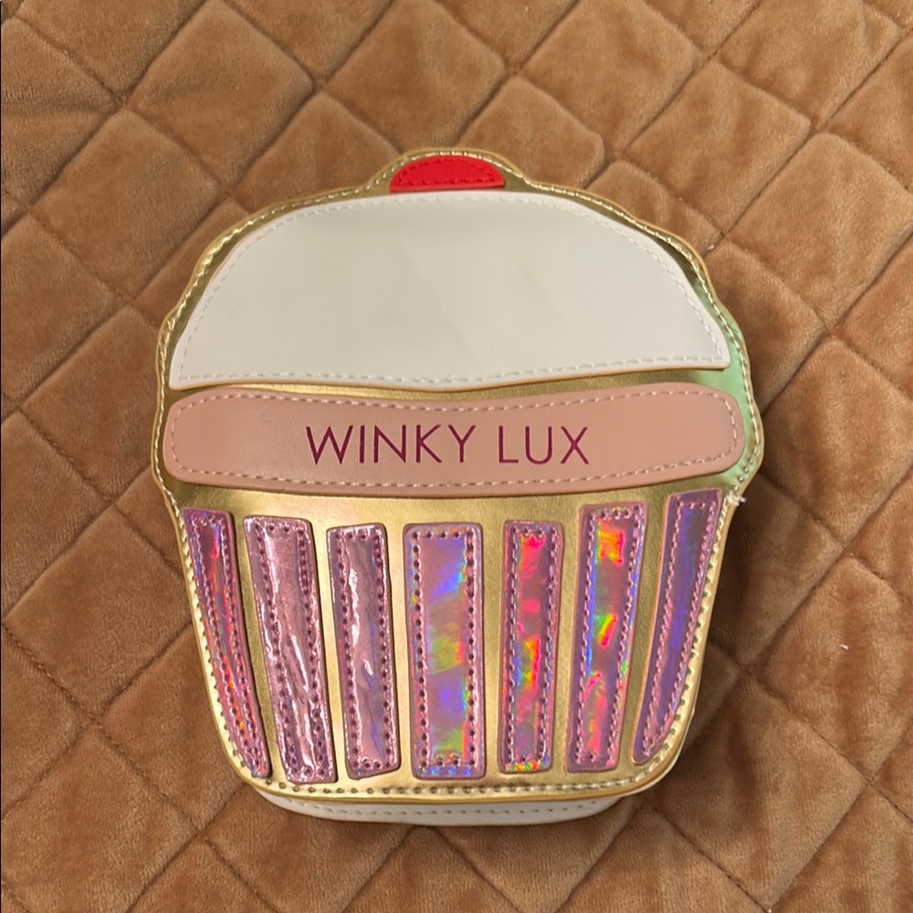NWOT winky lux cupcake makeup bag